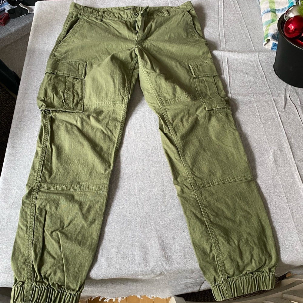 Old Navy green cargo pants